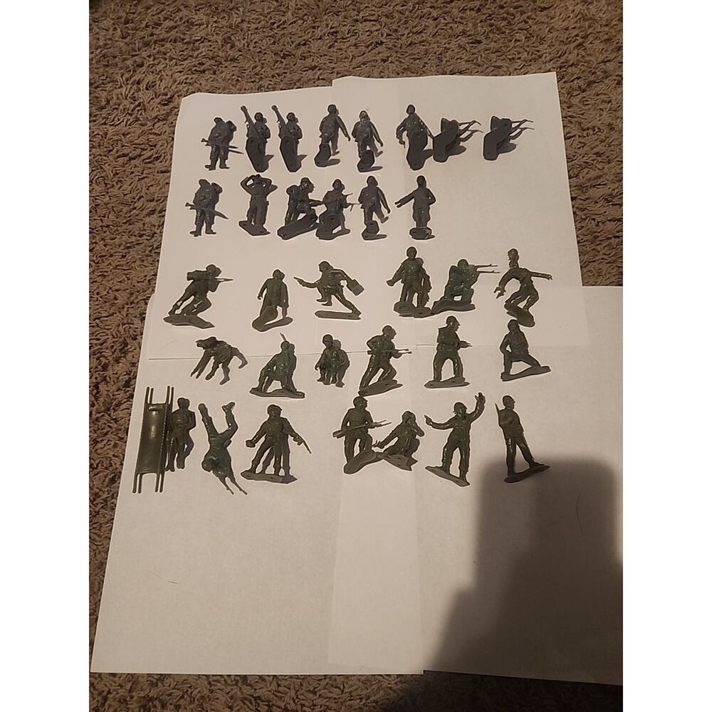 Lot of 34 Vintage Louis Marx WW2 Army Men German American Some Melted Bad Shape